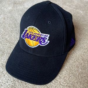 Los Angeles LA Lakers adidas fitted cap hat black - L/XL